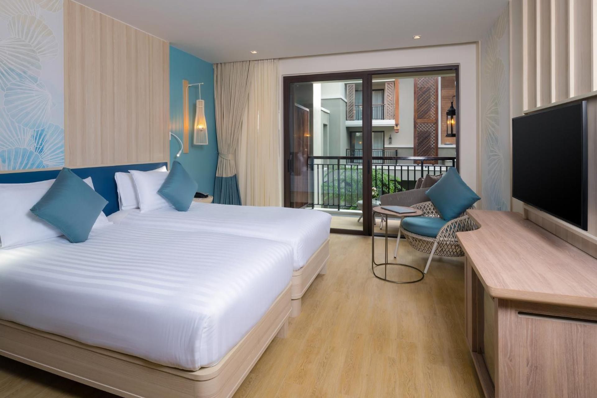 Deluxe Room with 2 Single Beds Pool View Beach Wing