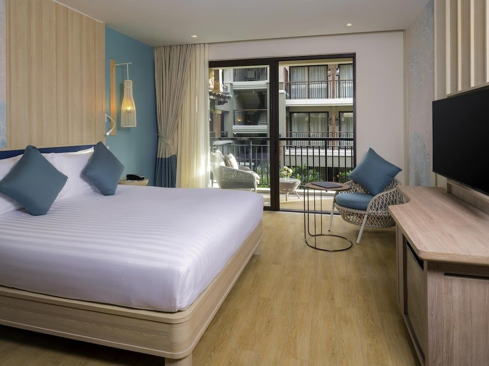 Deluxe Double Room, 1 Double Bed, Pool View (Beach Wing)