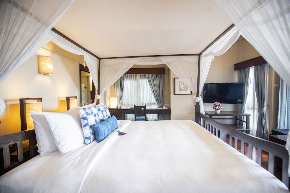 Beach Front Villa ( 1 Way Airport Transfer)