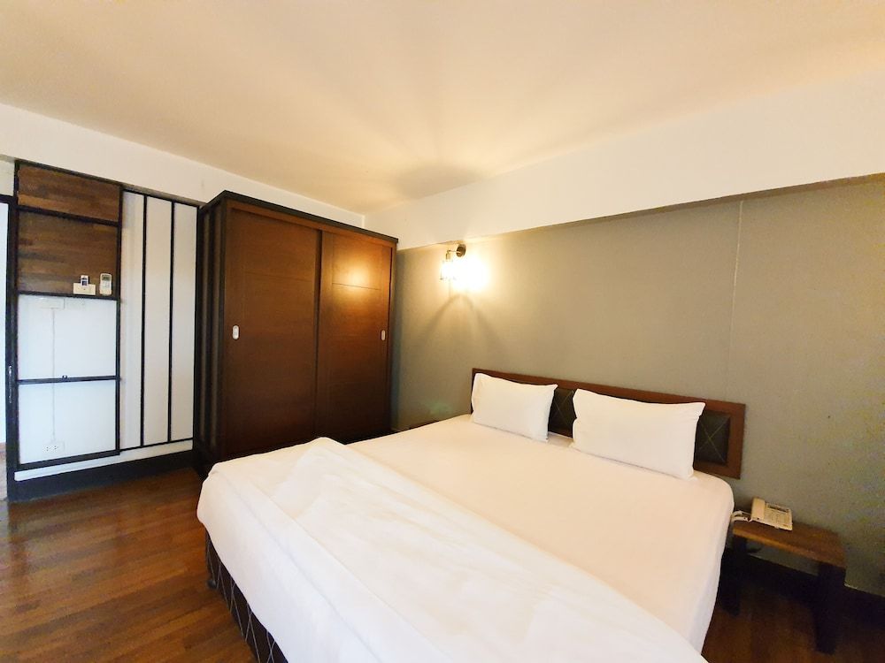 undefined The Canal Hotel 8