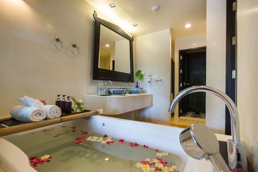 Dara Samui Beach Resort - Adults Only Deluxe Twin Room, 2 Twin Beds 8