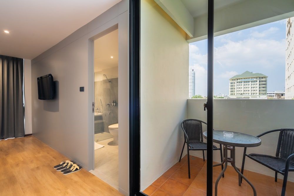 True Siam Phayathai Hotel Superior Room, Bathtub 11