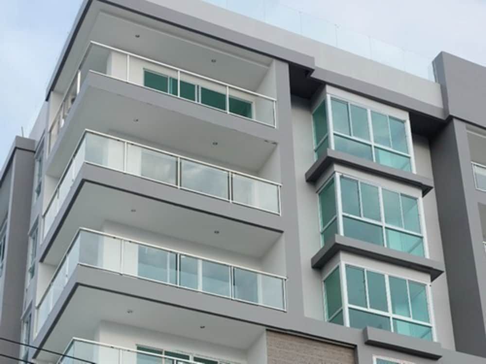 undefined The Winner Condo - 703 by Axiom 4