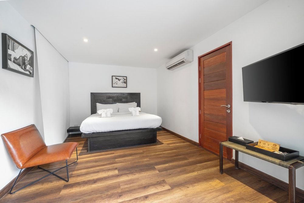 Zara Beach Resort Deluxe Room with Shared Jacuzzi 2