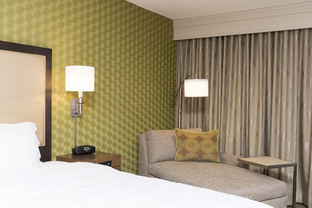Room, 1 King Bed, Accessible, Bathtub