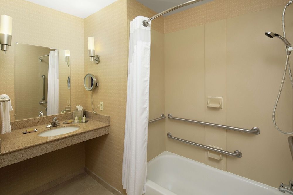 Room, 2 Queen Beds, Accessible (Roll-In Shower, Mobility & Hearing)