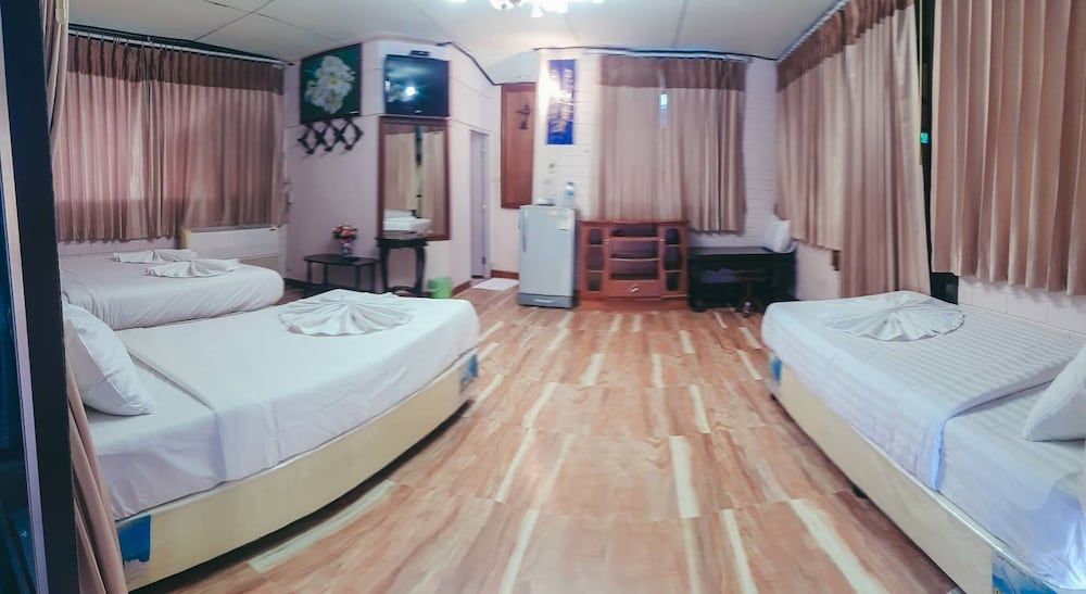 The Uncle Beach Resort Family Bungalow 6