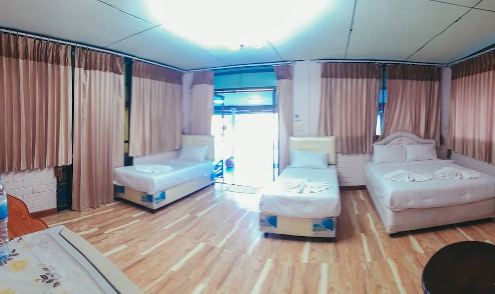 The Uncle Beach Resort Family Bungalow 5