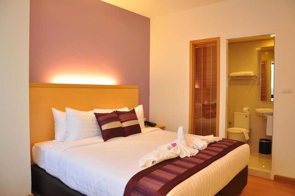 undefined Iyarin @Tuk Chang