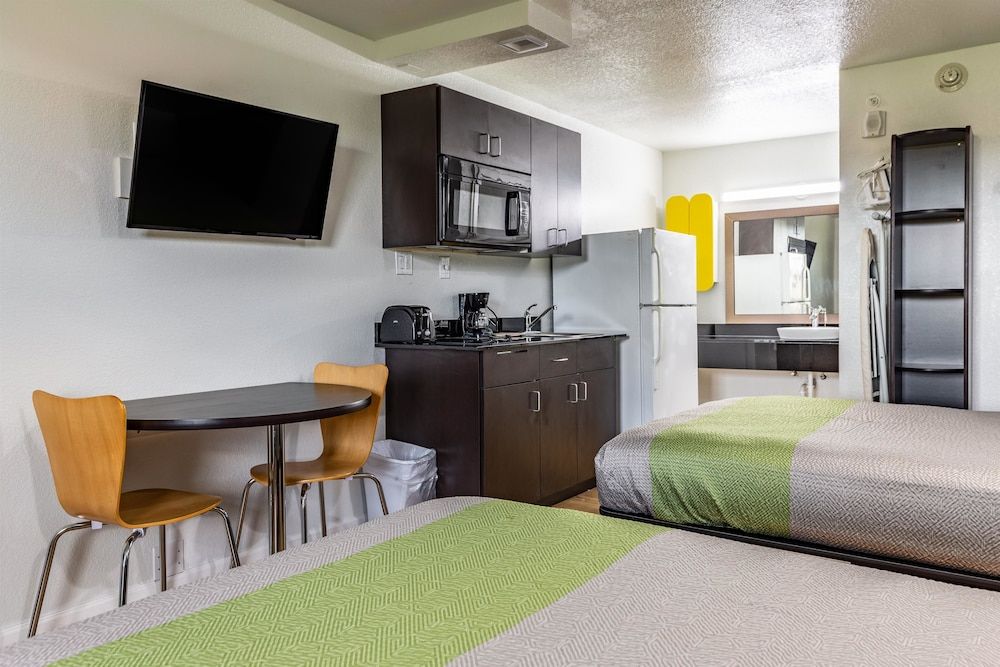 Studio 6 Temple, TX Deluxe Room, 2 Double Beds, Non Smoking, Kitchenette 6