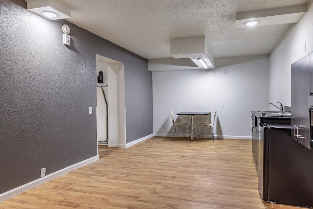 Studio 6 Temple, TX Deluxe Room, 1 King Bed, Non Smoking, Kitchenette 8