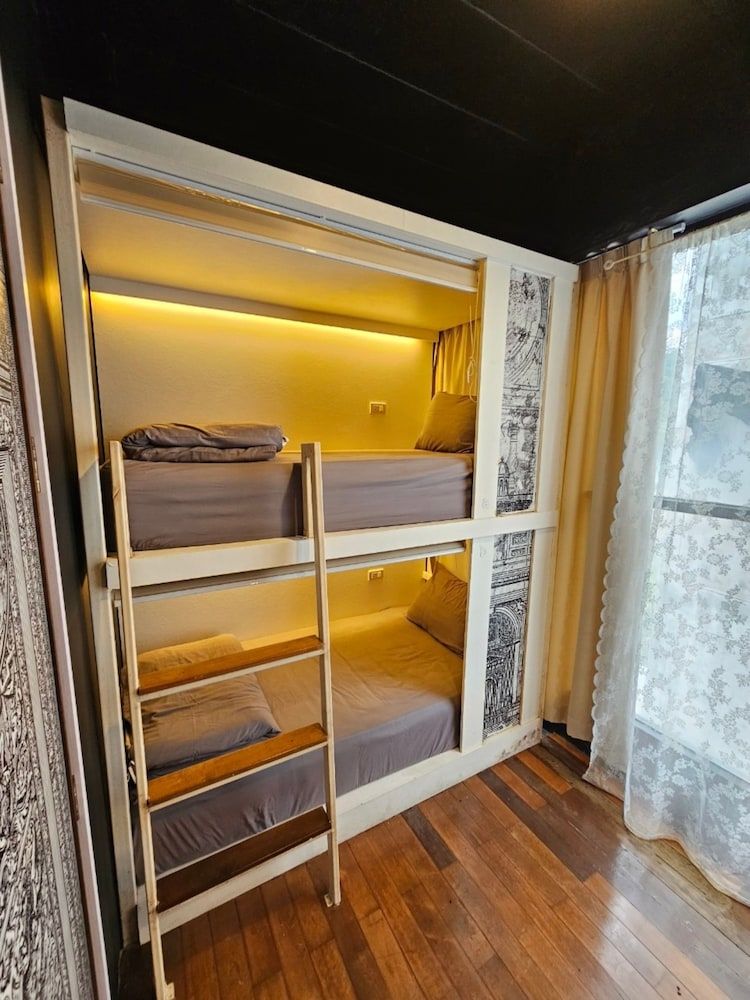 Standard Twin Room, Shared Bathroom