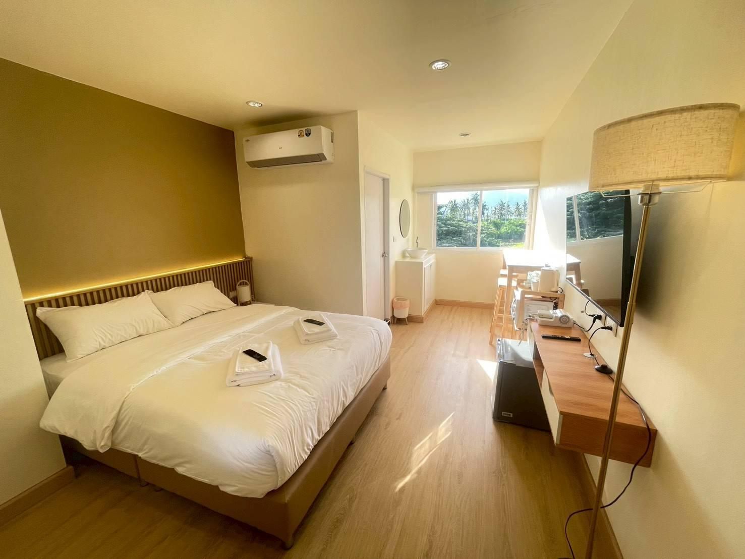 Shade House - Phuket Downtown Panorama King Room