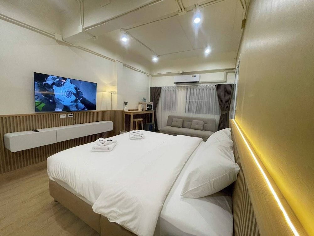 Shade House - Phuket Downtown Grand Single Room 3