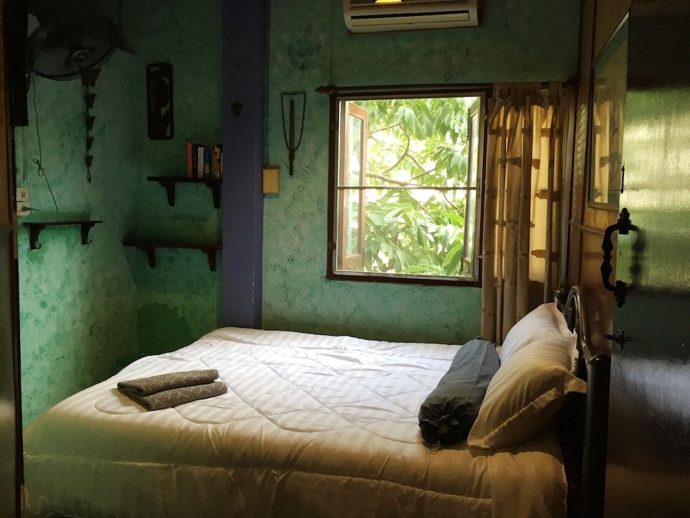 Shanti Lodge Bangkok Cozy Double Room 10