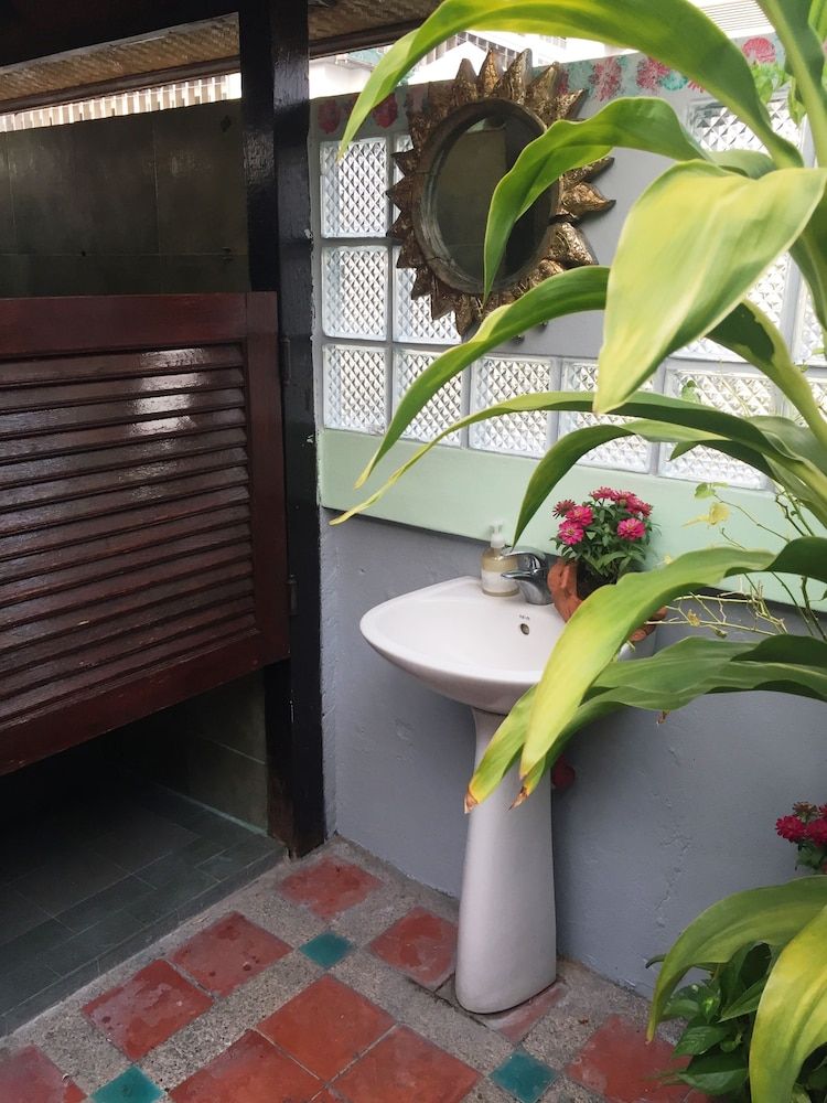 undefined Shanti Lodge Bangkok 8