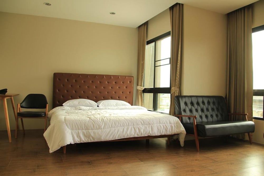 The Residence Thepkanjana