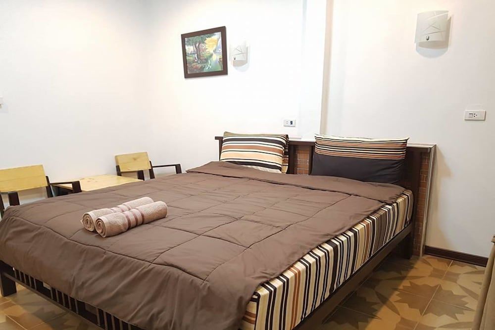 Home Hug Pak Sabai Standard Room 3