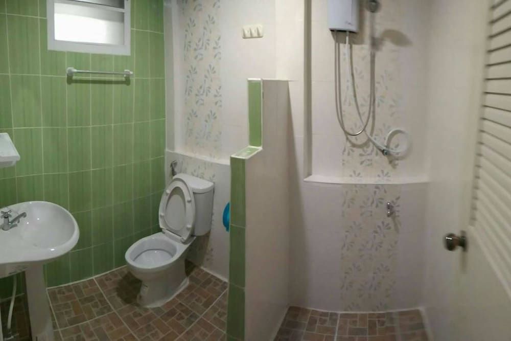 Home Hug Pak Sabai Standard Twin Room 4