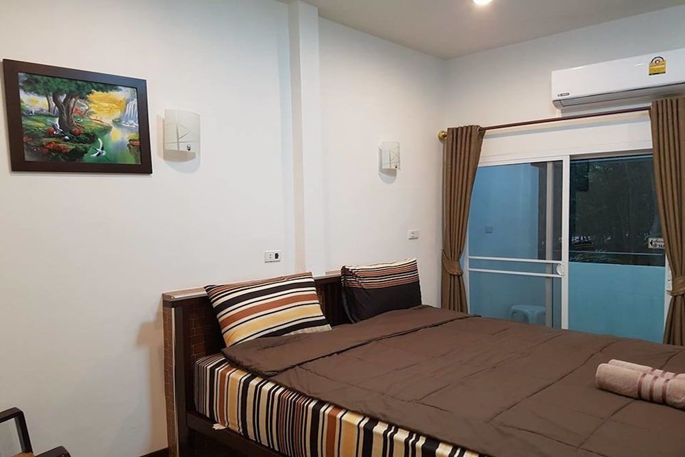 Home Hug Pak Sabai Standard Room 2