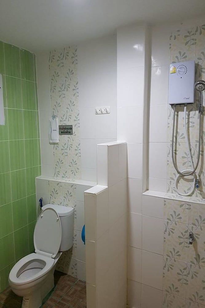 Home Hug Pak Sabai Standard Twin Room 5