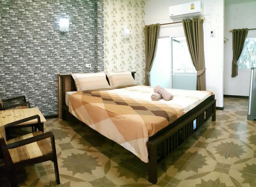 Home Hug Pak Sabai Standard Room 7