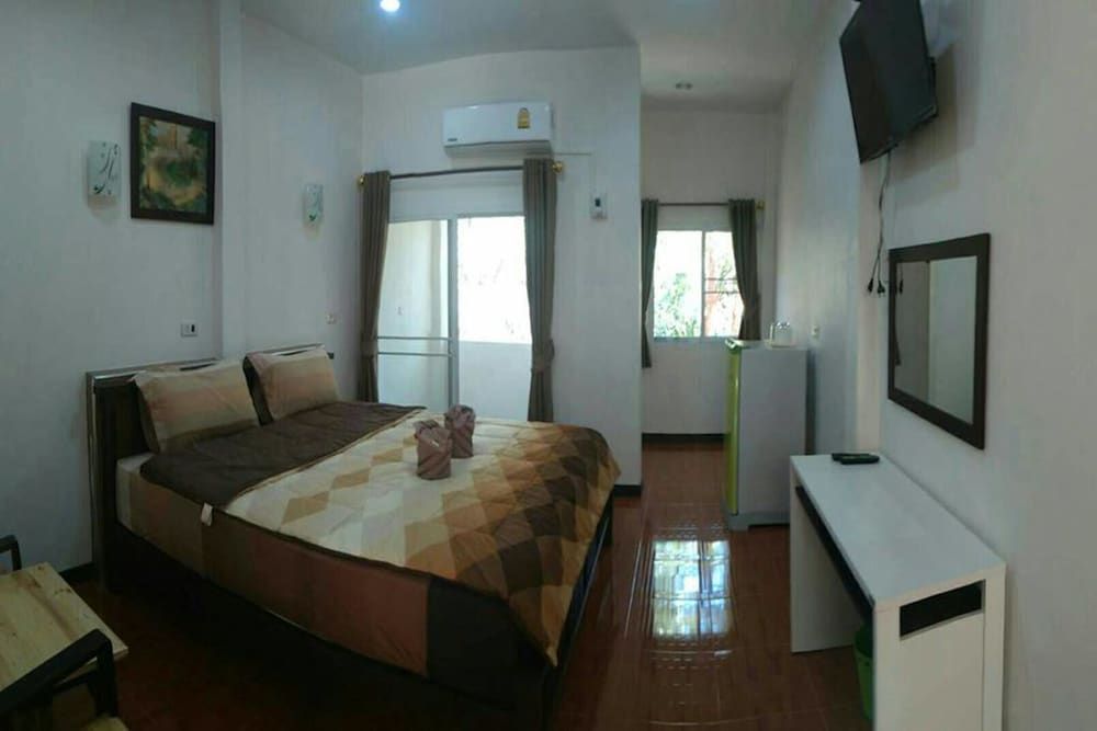 Home Hug Pak Sabai Standard Room 4