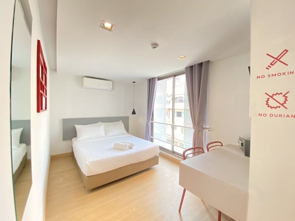 ALEXA Nimman - Hostel Double Room, Shared Bathroom 2