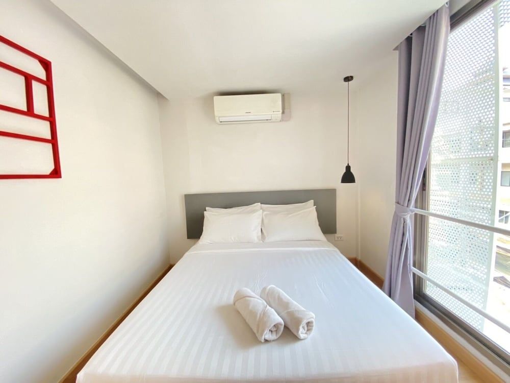 ALEXA Nimman - Hostel Double Room, Shared Bathroom