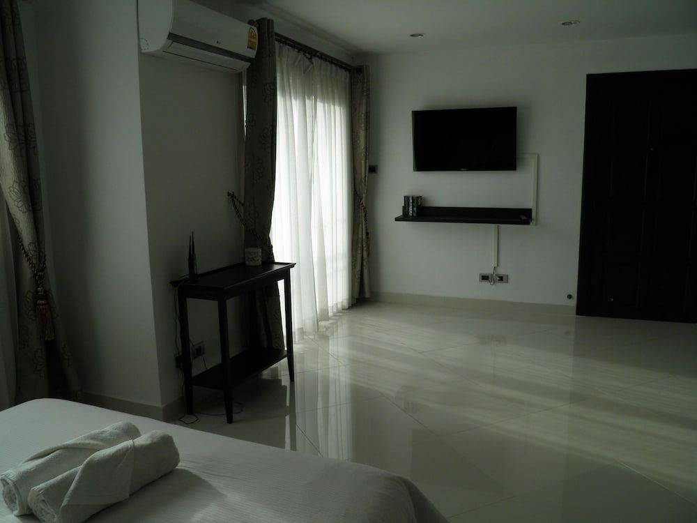 undefined Park Lane 412 By Axiom Group 9