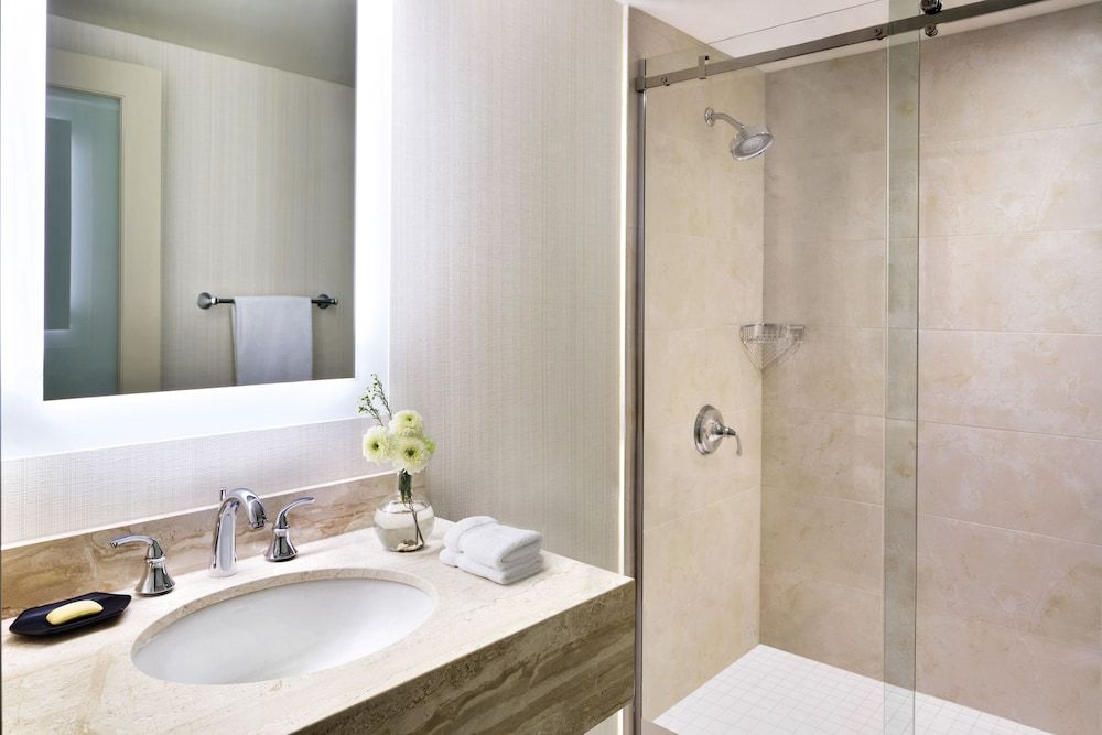 undefined Sheraton Vancouver Wall Centre 9