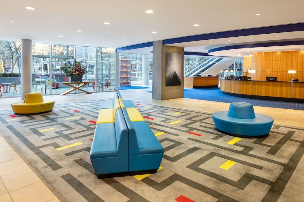 undefined Sheraton Vancouver Wall Centre