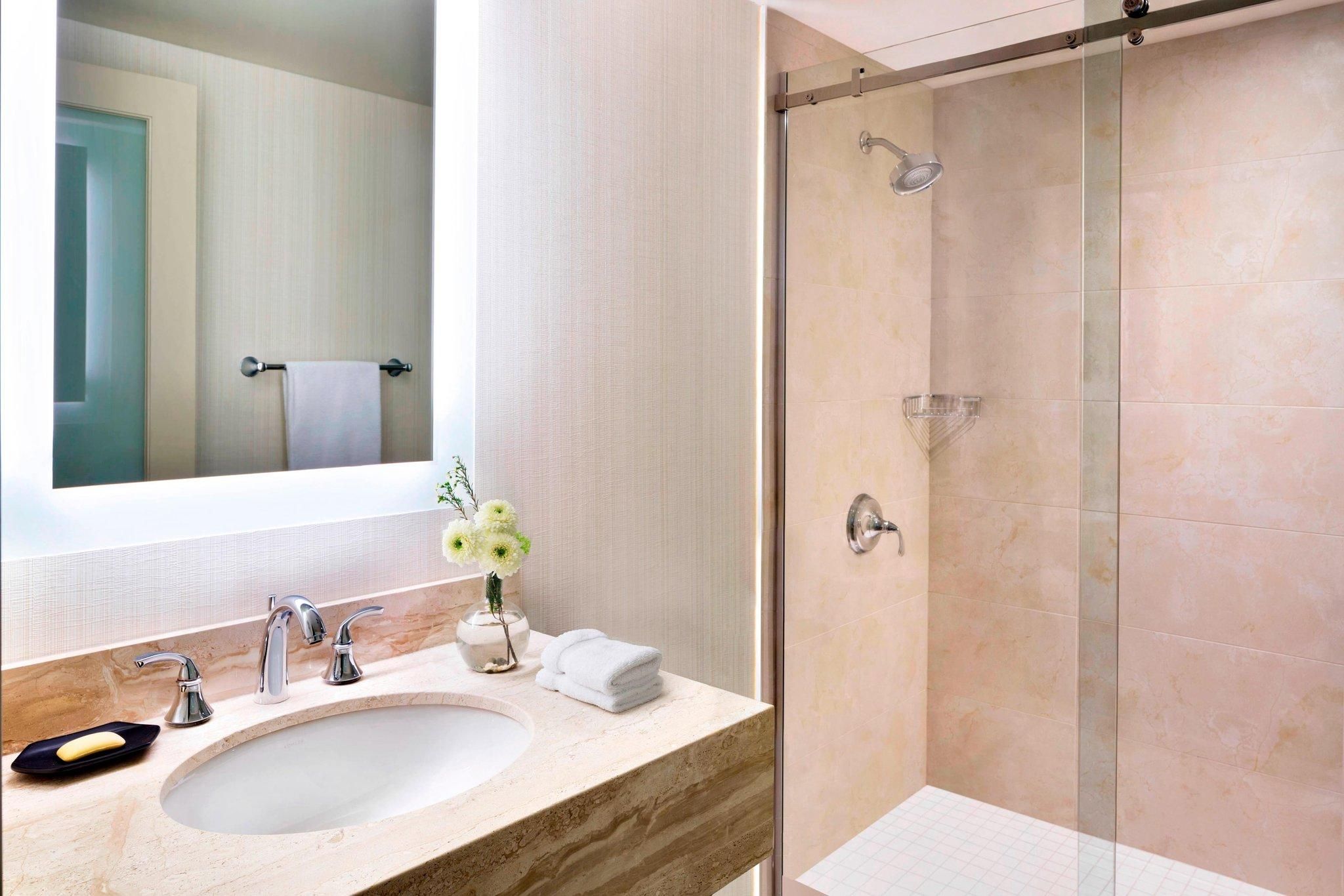 One Bedroom Suite, Club lounge access, 1 Bedroom Suite