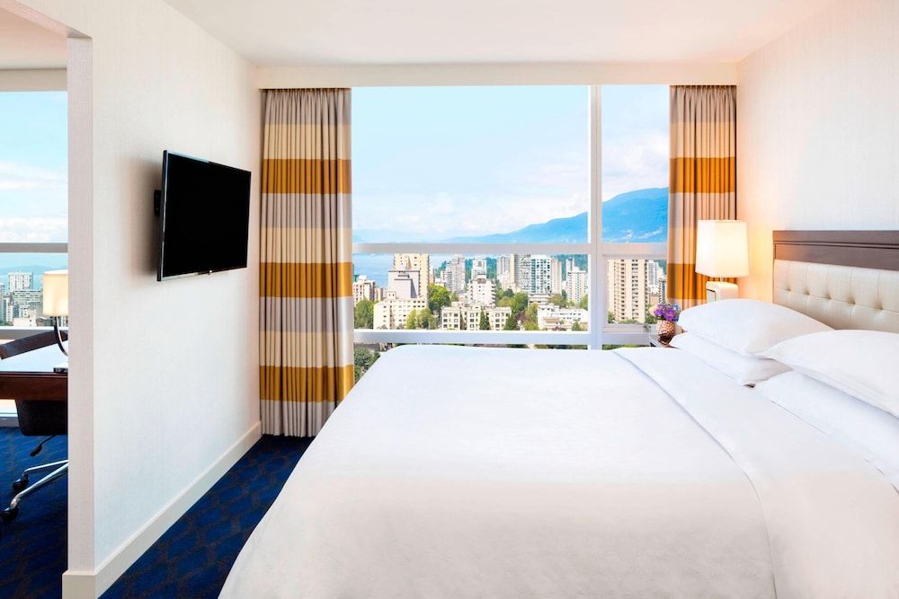 undefined Sheraton Vancouver Wall Centre 3