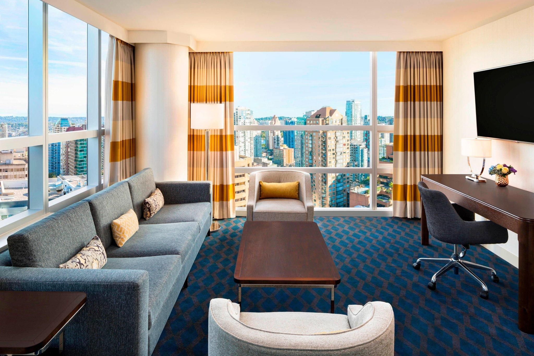 Two Bedroom Suite, Club lounge access, 2 Bedroom Suite, Bedroom 1: 1 King, Bedroom 2: 1 King