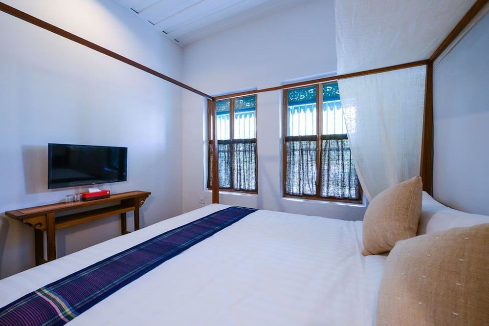 Neighbor Phuthon Deluxe Park View 2