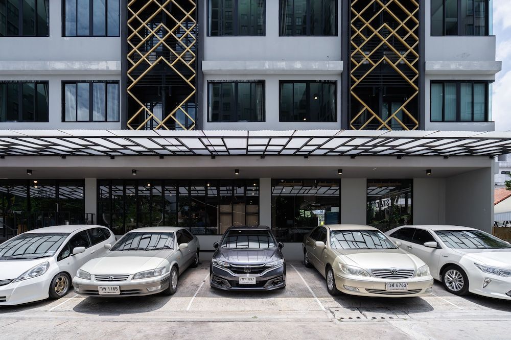 undefined W Station 4