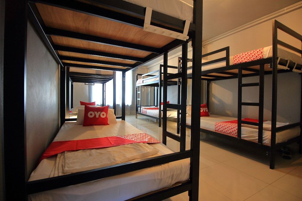 undefined OYO 421 Guyasuka Hostel & cafe 4