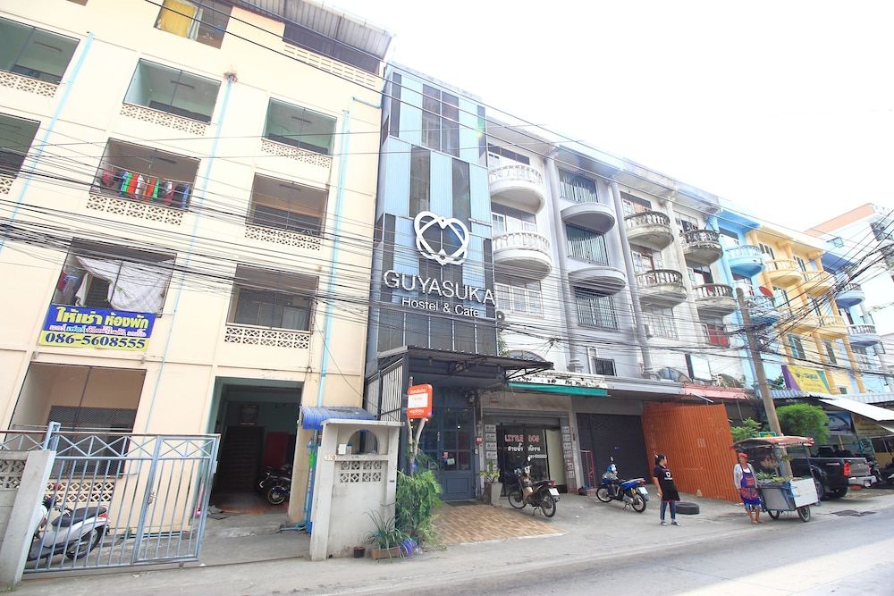 undefined OYO 421 Guyasuka Hostel & cafe 2