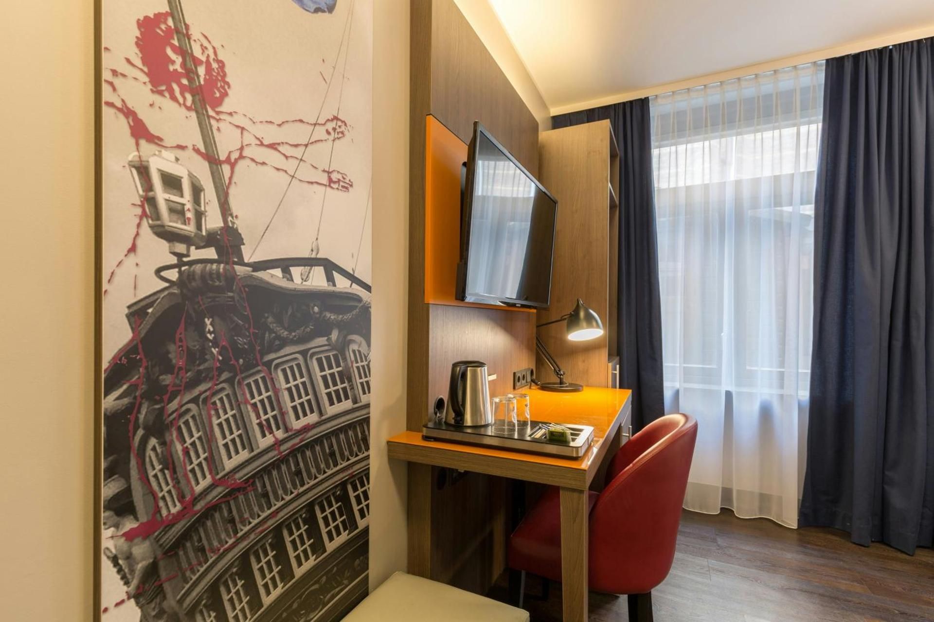 undefined Leonardo Hotel Amsterdam City Center 10