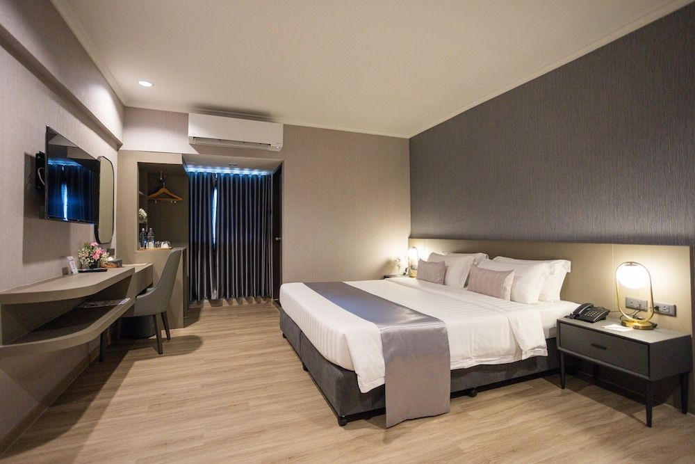 Premier Room