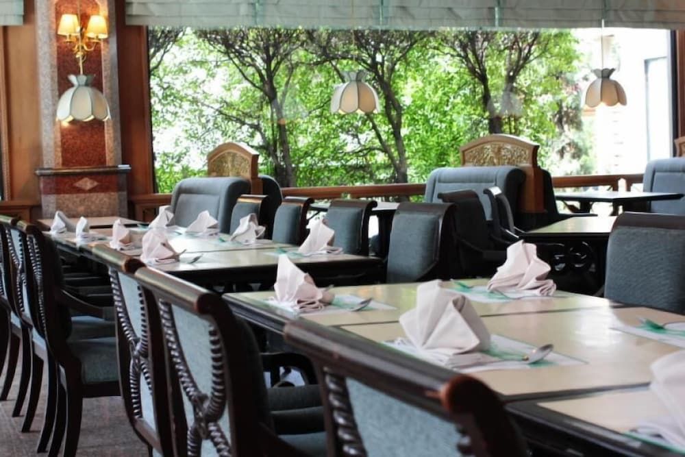 undefined S.D. Avenue Hotel 7