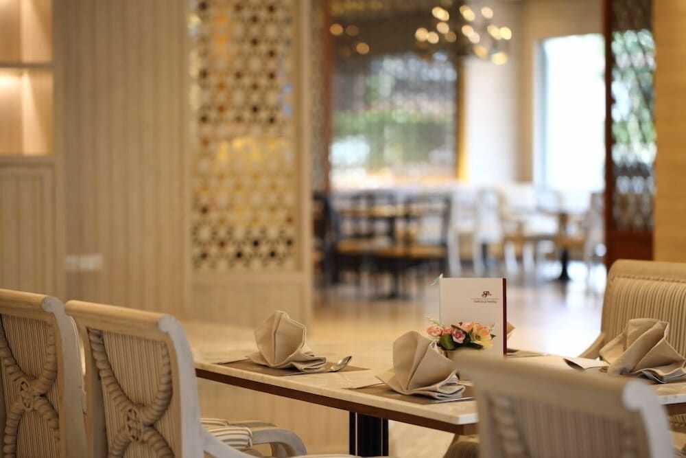 undefined S.D. Avenue Hotel 7