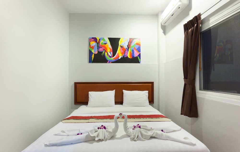 Freedom Deluxe Room, 1 King Bed, Non Smoking, City View 6