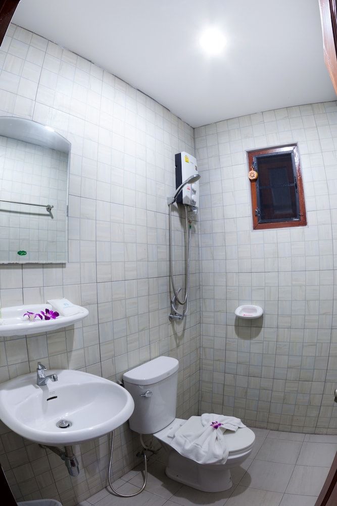 Freedom Deluxe Room, 1 King Bed, Non Smoking, City View 7