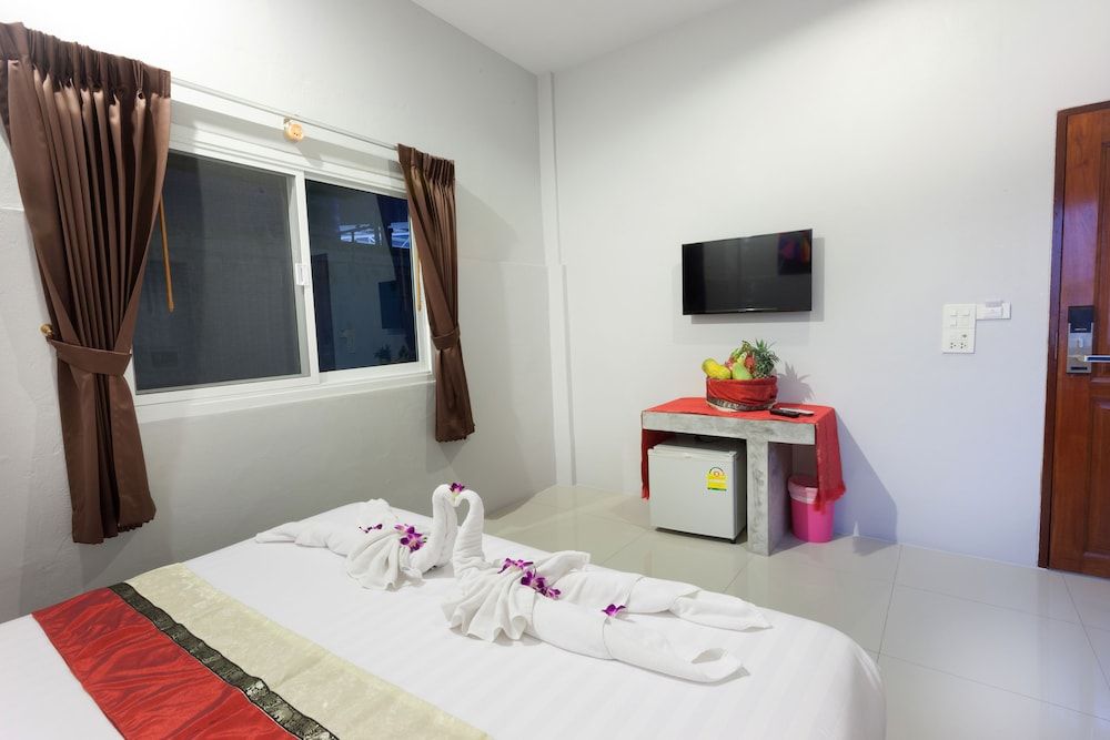 Freedom Deluxe Room, 1 King Bed, Non Smoking, City View 2