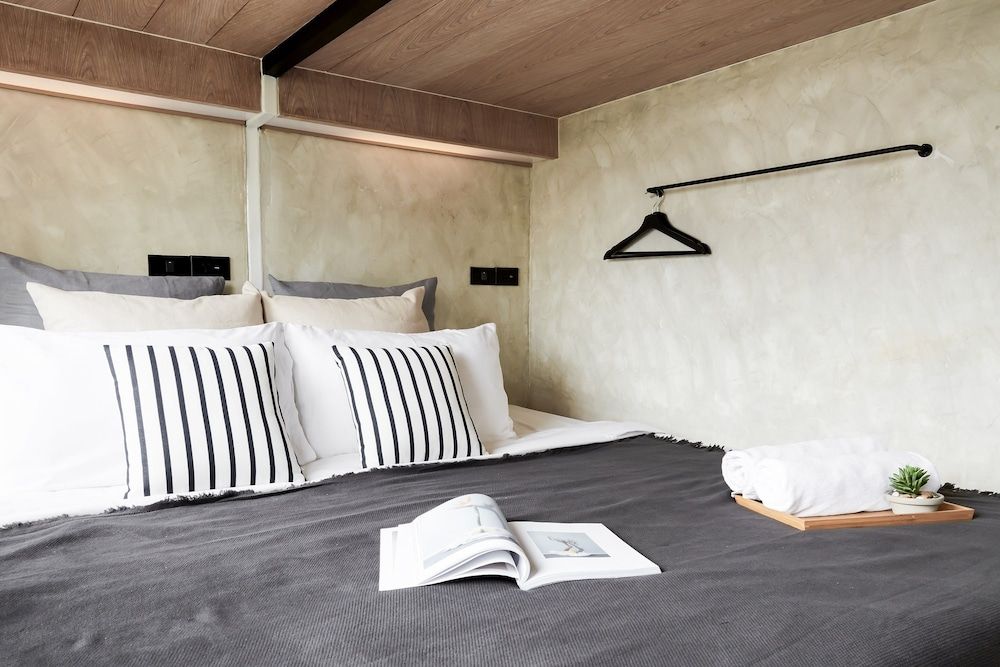 Vann Bangkok Boutique House Private King Bed with extra bed shared bathroom 5