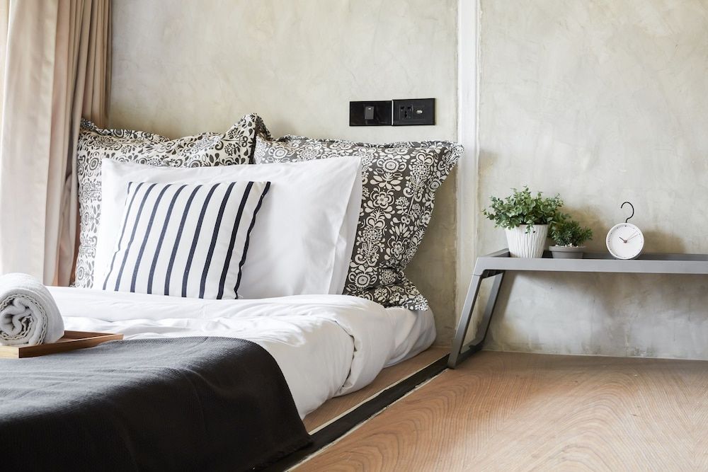 Vann Bangkok Boutique House Private King Bed with extra bed shared bathroom 14