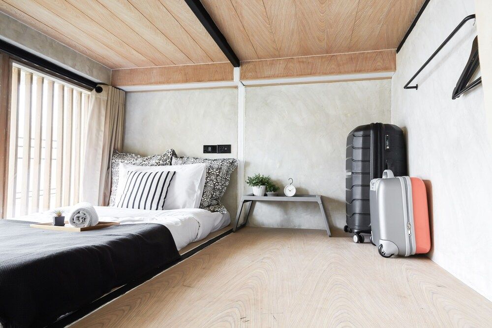 Vann Bangkok Boutique House Private King Bed with extra bed shared bathroom 15