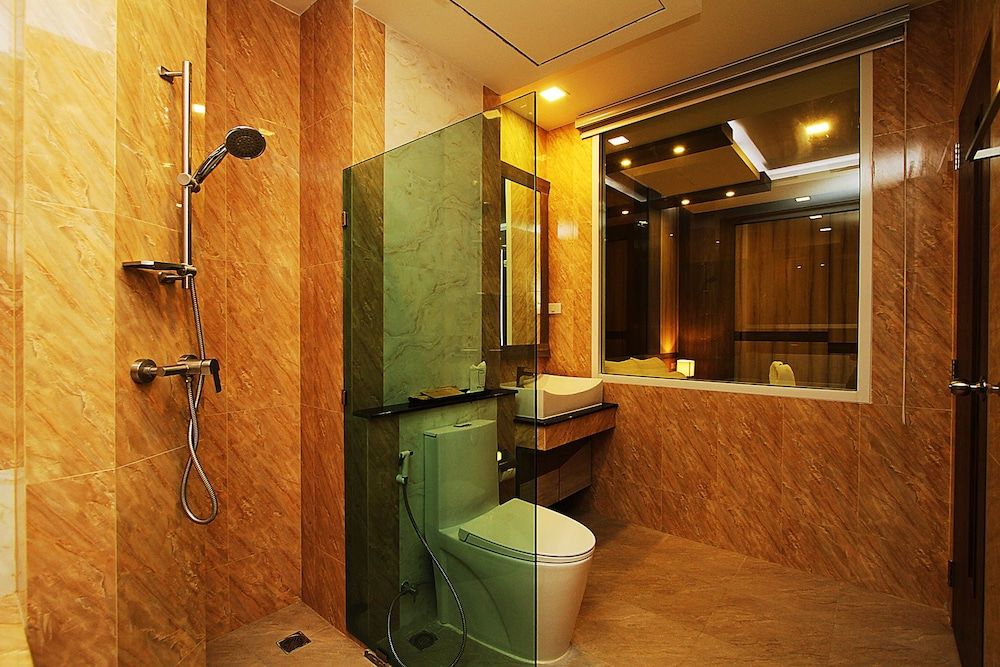 Superior Plus King Room (B-Building)